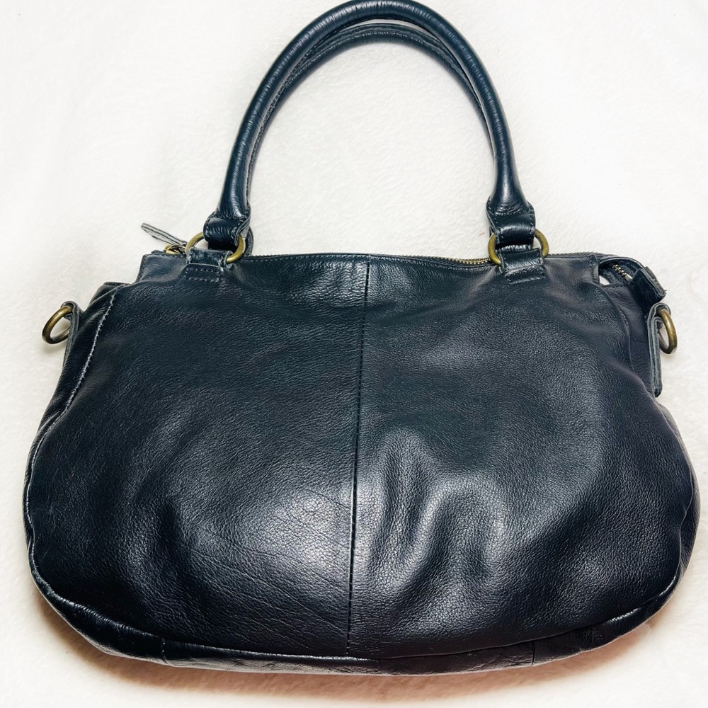LIEBESKIND Elegant Black Women’s Handbag‎ - Picture 2 of 10
